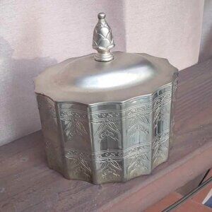 Godinger Silver Plated Etched Scalloped Pineapple Finial Lidded Trinket Box